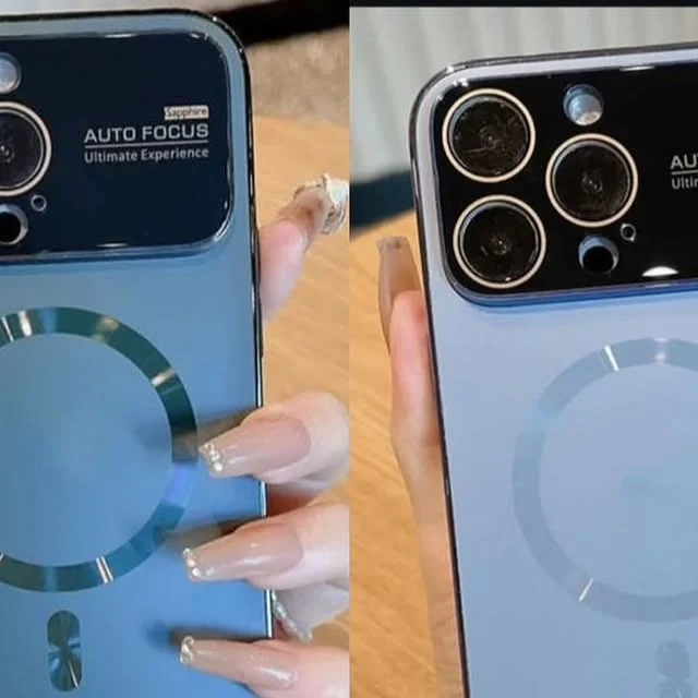 Celular con capa MagSafe azul en el local de Cantero Cell